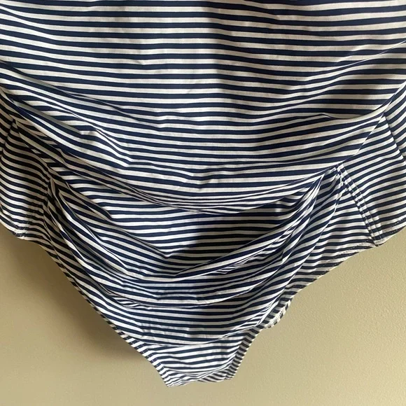 Nip Tuck‎ SWIM Women 10 One Piece Swimsuit Bathing Suit Striped White Navy Blue - Picture 6 of 9